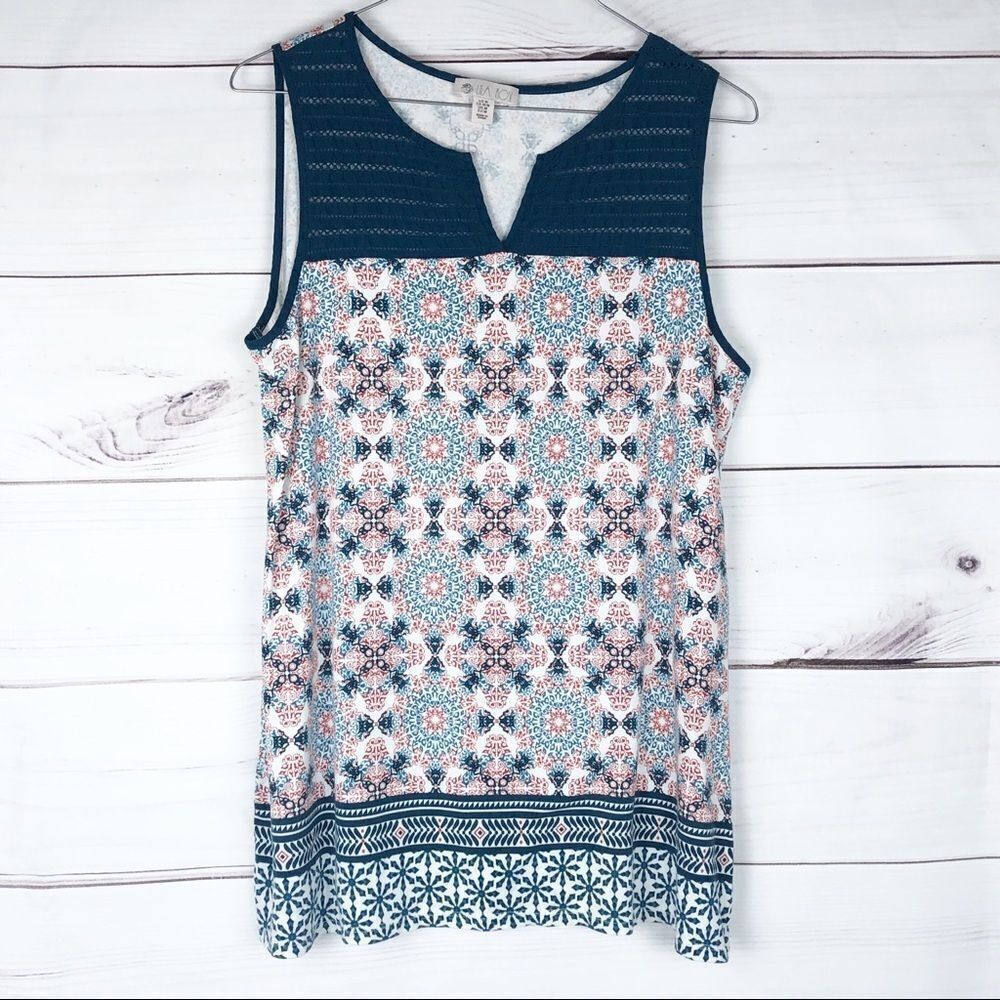 Lila Rose Sleeveless Top size Medium